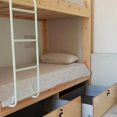 Auberge de jeunesse Nex *